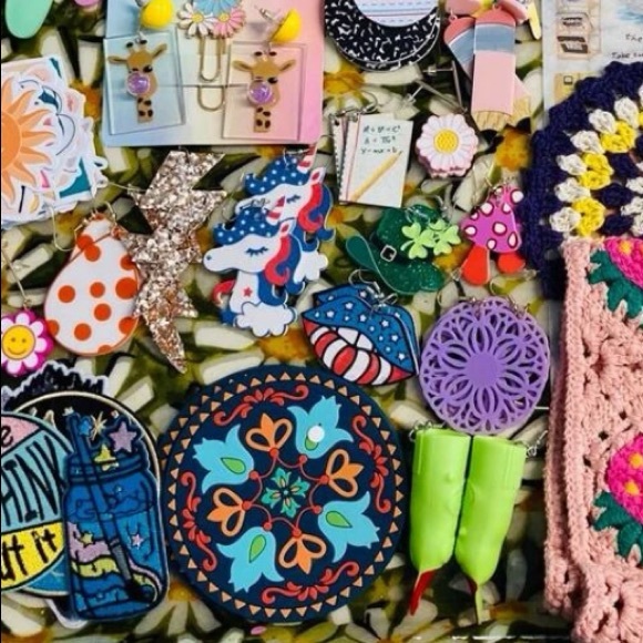 B2G1🇺🇸Patriotic Mouth Earrings American Red White Blue Stars Stripes• NWT - Picture 6 of 12